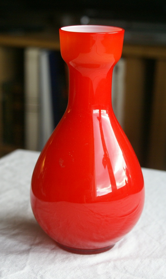 Vakker retro vase- oransje-rød- Carita-Elme - Epla