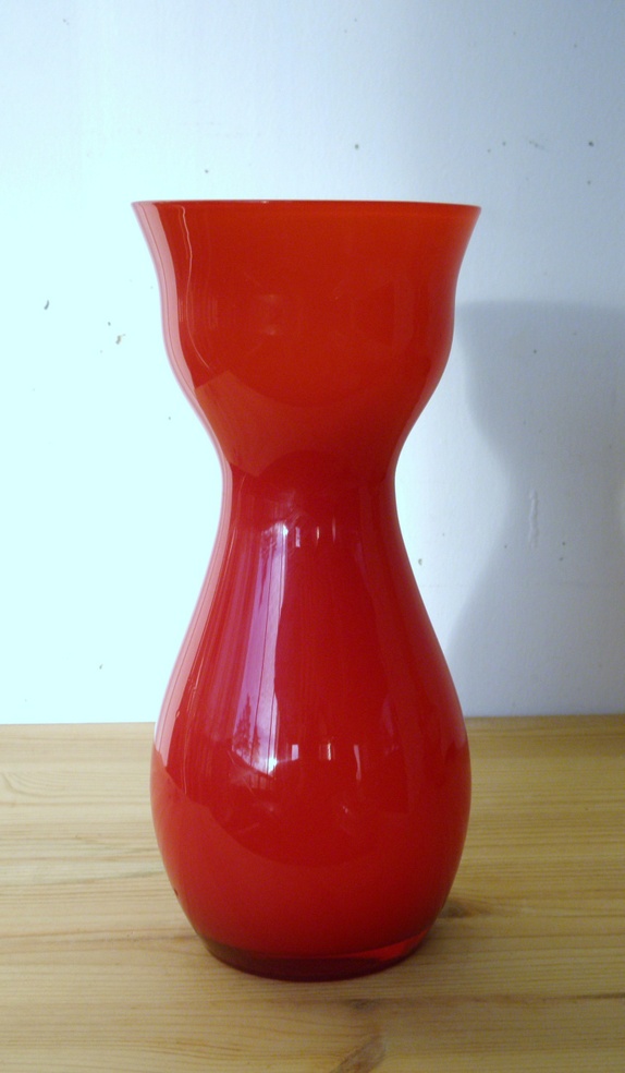 Sverige- Elme- Vakker rød retro vase i glass - Epla