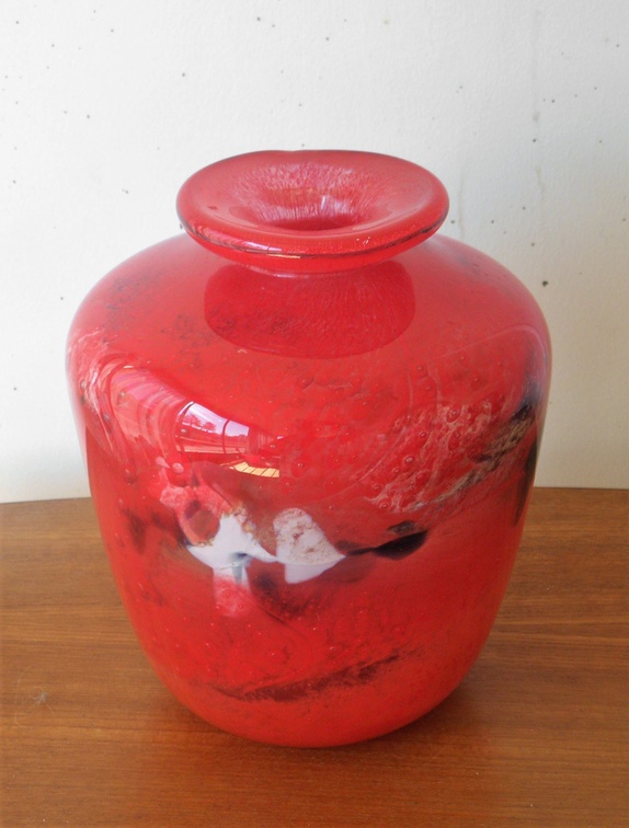 Stor rød vase i kunstglass - Epla