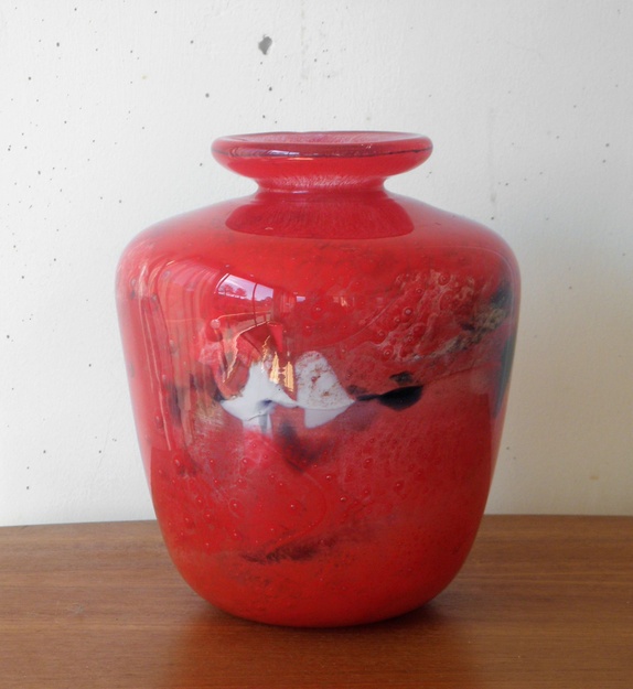Stor rød vase i kunstglass - Epla