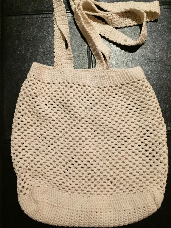 Heklet veske i off white Epla Heklet veske | PIECES
