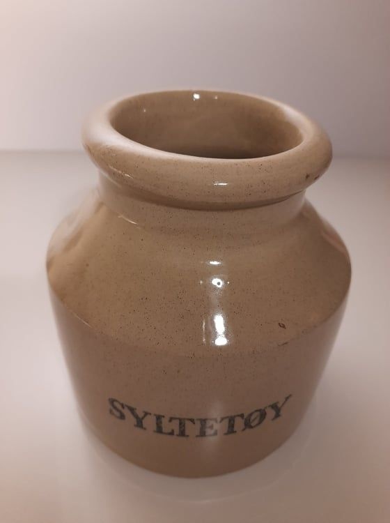 Krukke fra England ¨Moira Pottery ¨ Epla